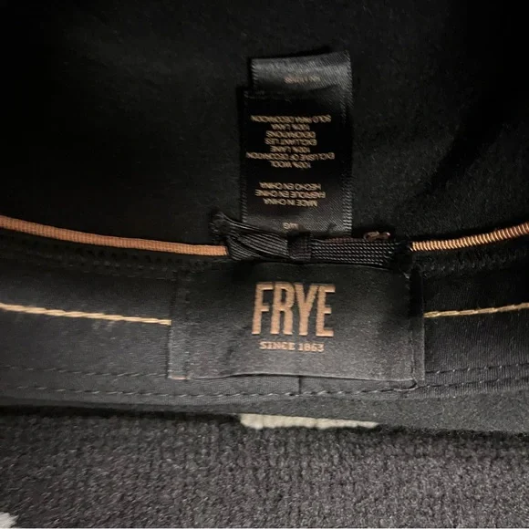 Frye Black Wool Felt Studded Belted Boater Hat Size Medium - Picture 9 of 9